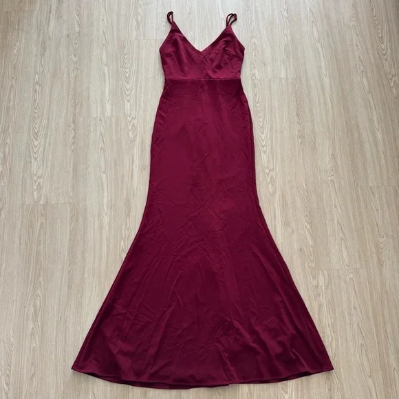 Lulus burgundy bodycon mermaid maxi dress gown nwot Lulus burgundy bodycon mermaid maxi dress gown nwot